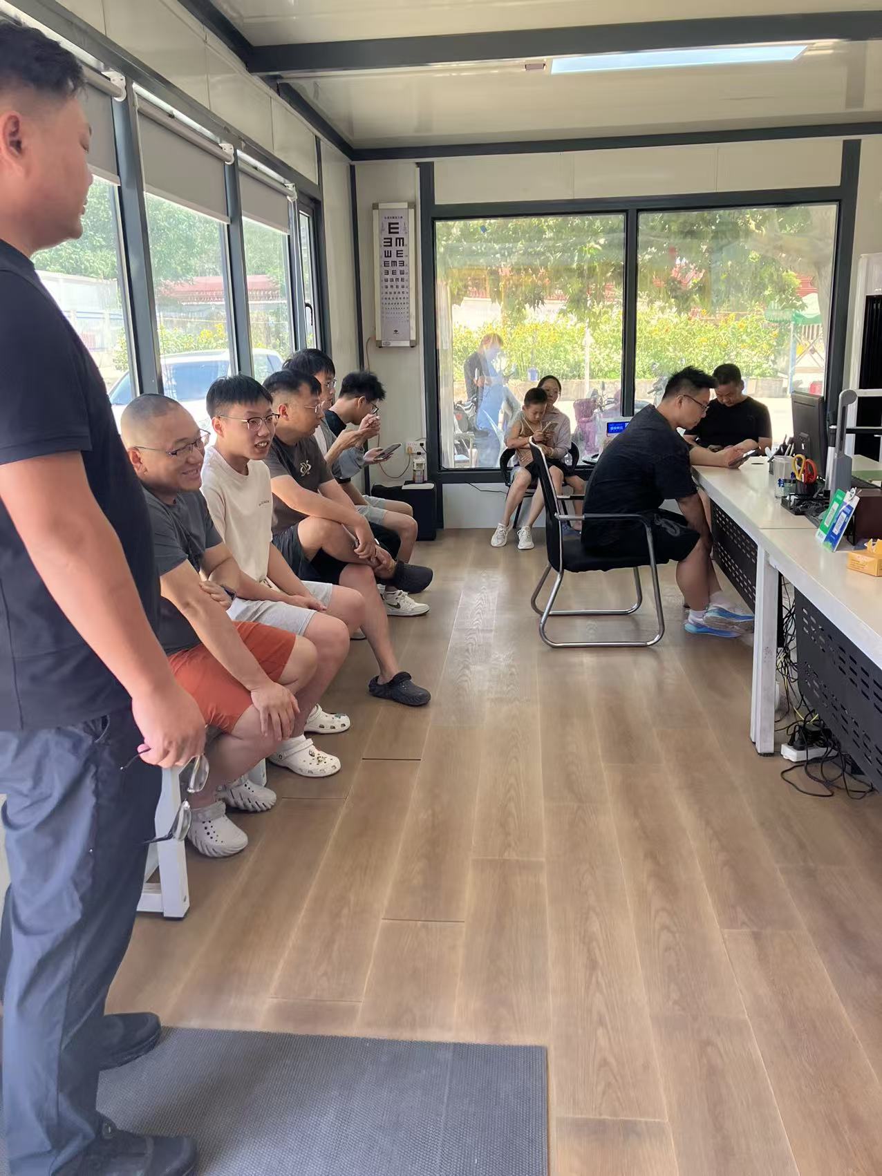 快捷驾校报名现场